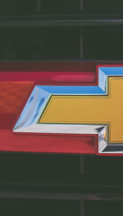 How this Car Dealership Increased Web Traffic by 800% success story background